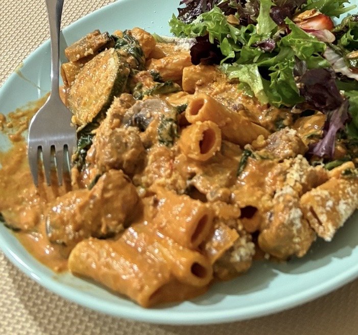 "Vodka" rigatoni with sausage and veggies